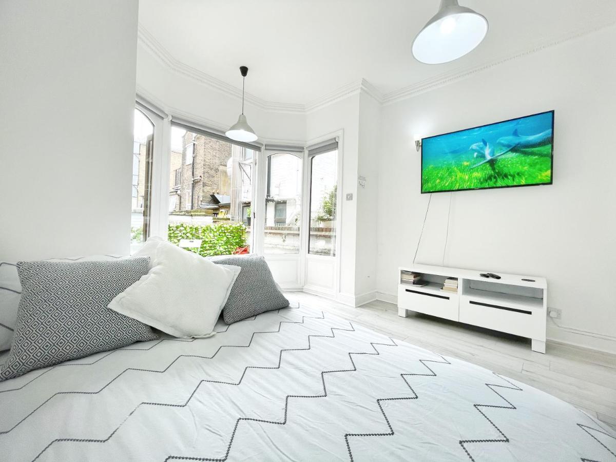 לונדון Luxurious Terrace 2 Bedrooms In Relaxing Covent Garden Apartment מראה חיצוני תמונה